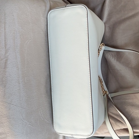 Anne Klein Off White and Gold Shoulder Bag with Chain Details Like New! - Picture 6 of 14